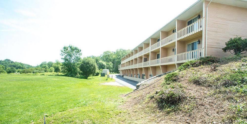 Hampton Falls Inn Extérieur photo