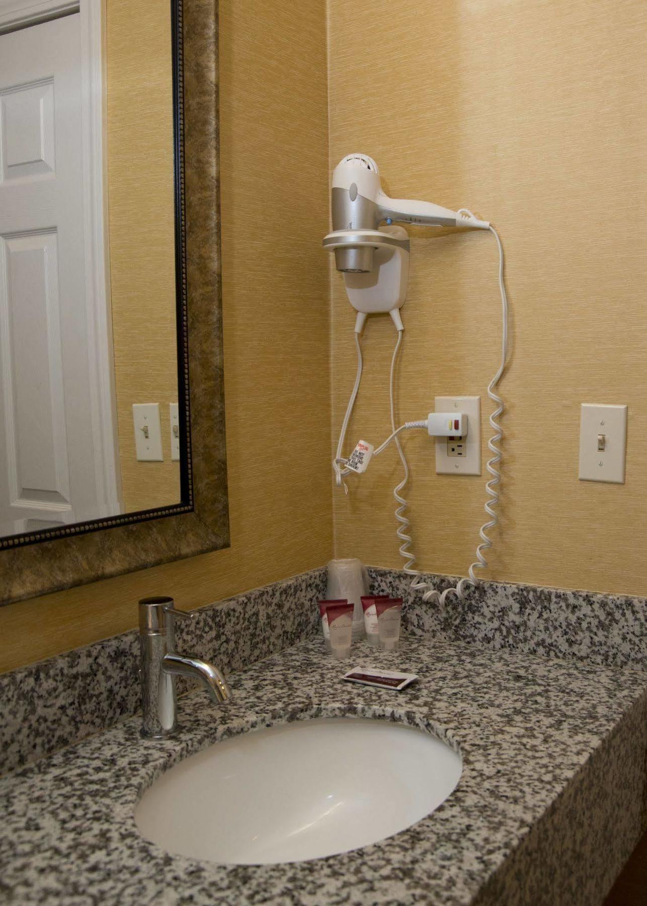 Hampton Falls Inn Extérieur photo