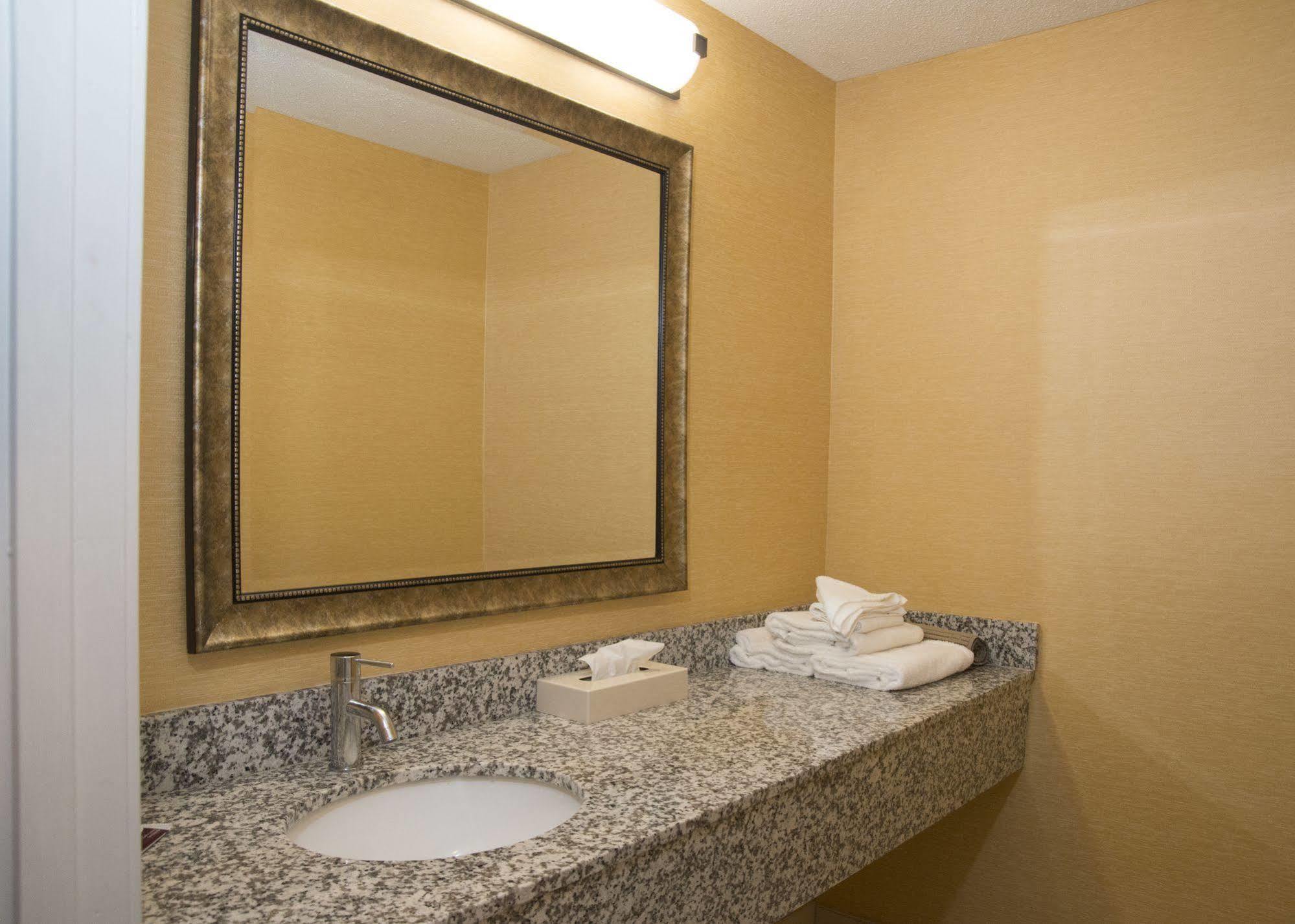 Hampton Falls Inn Extérieur photo