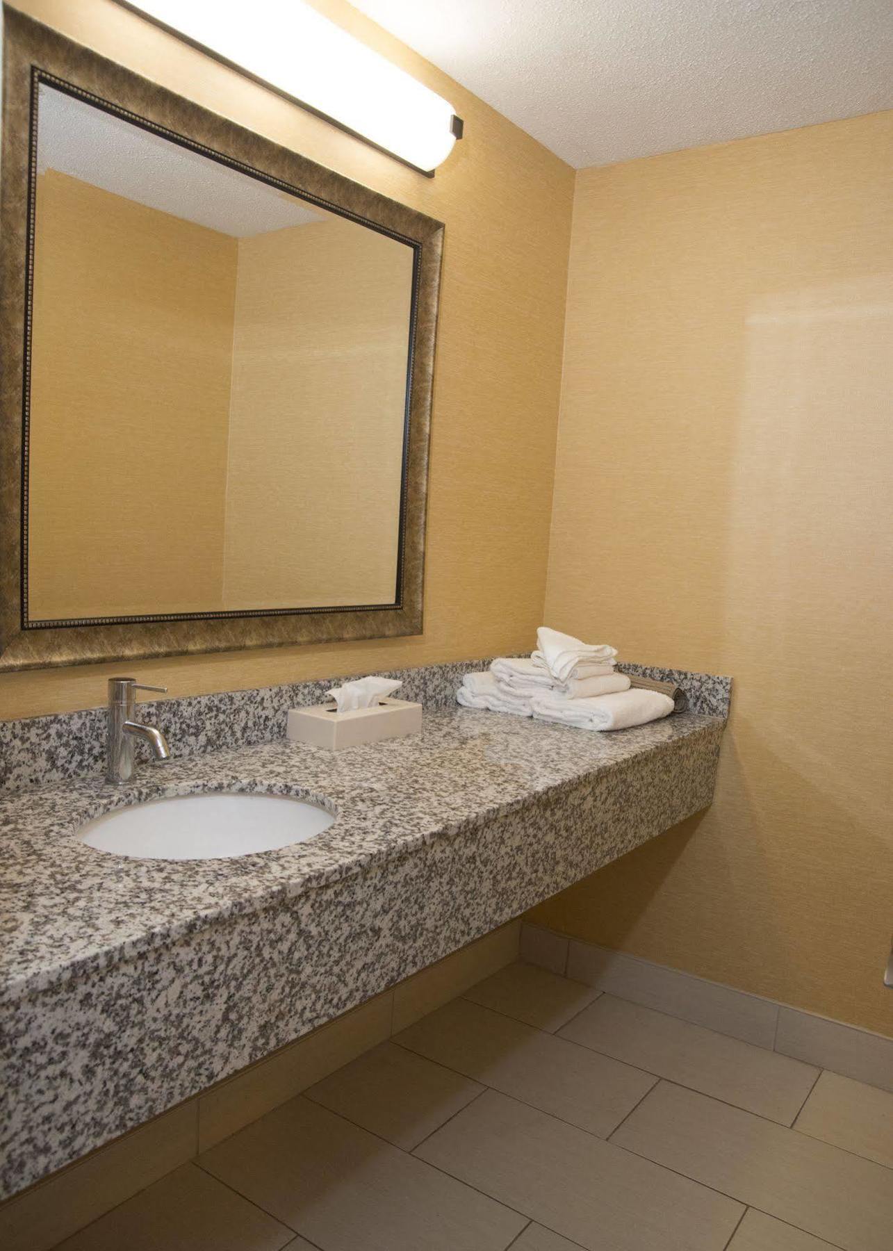 Hampton Falls Inn Extérieur photo