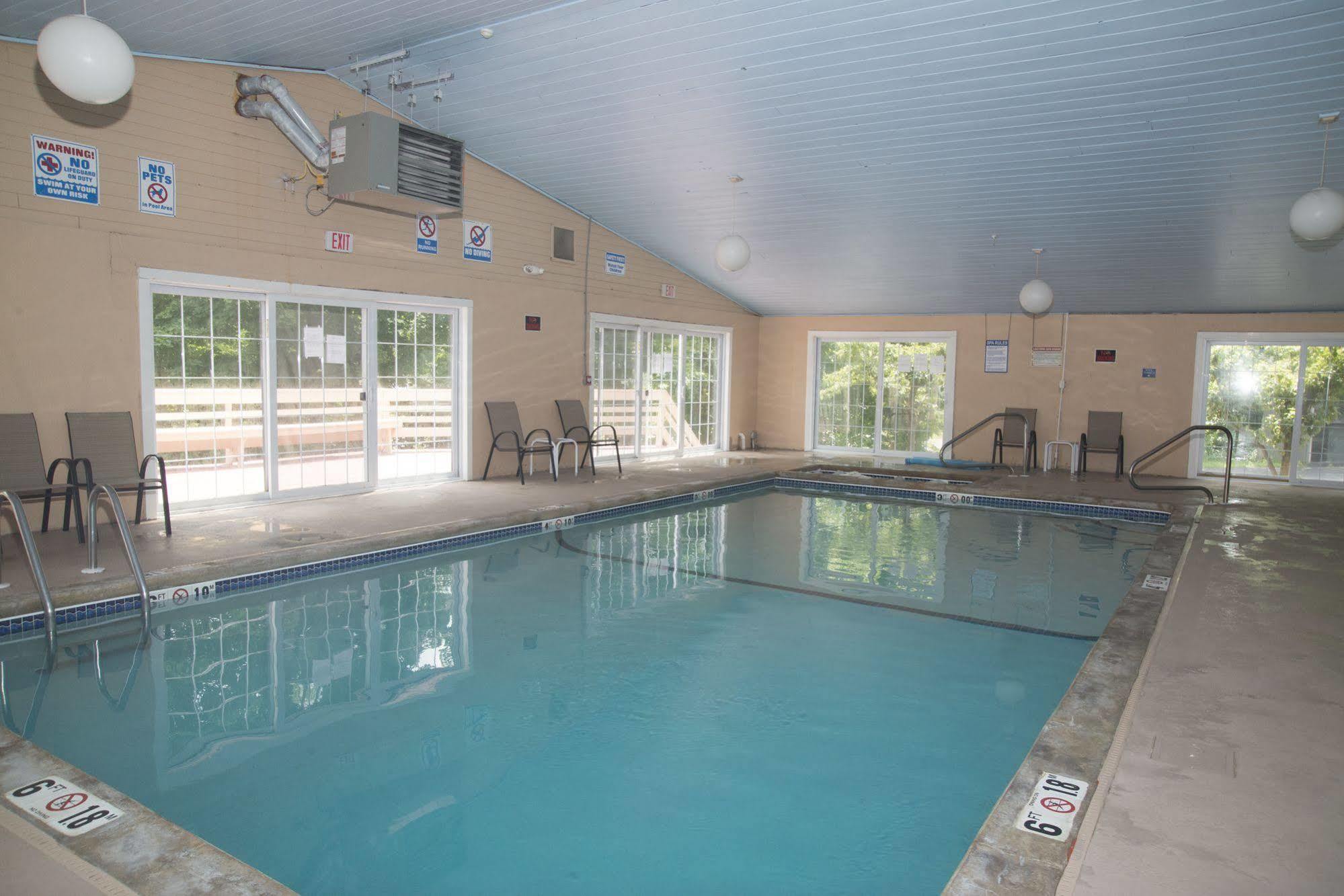 Hampton Falls Inn Extérieur photo